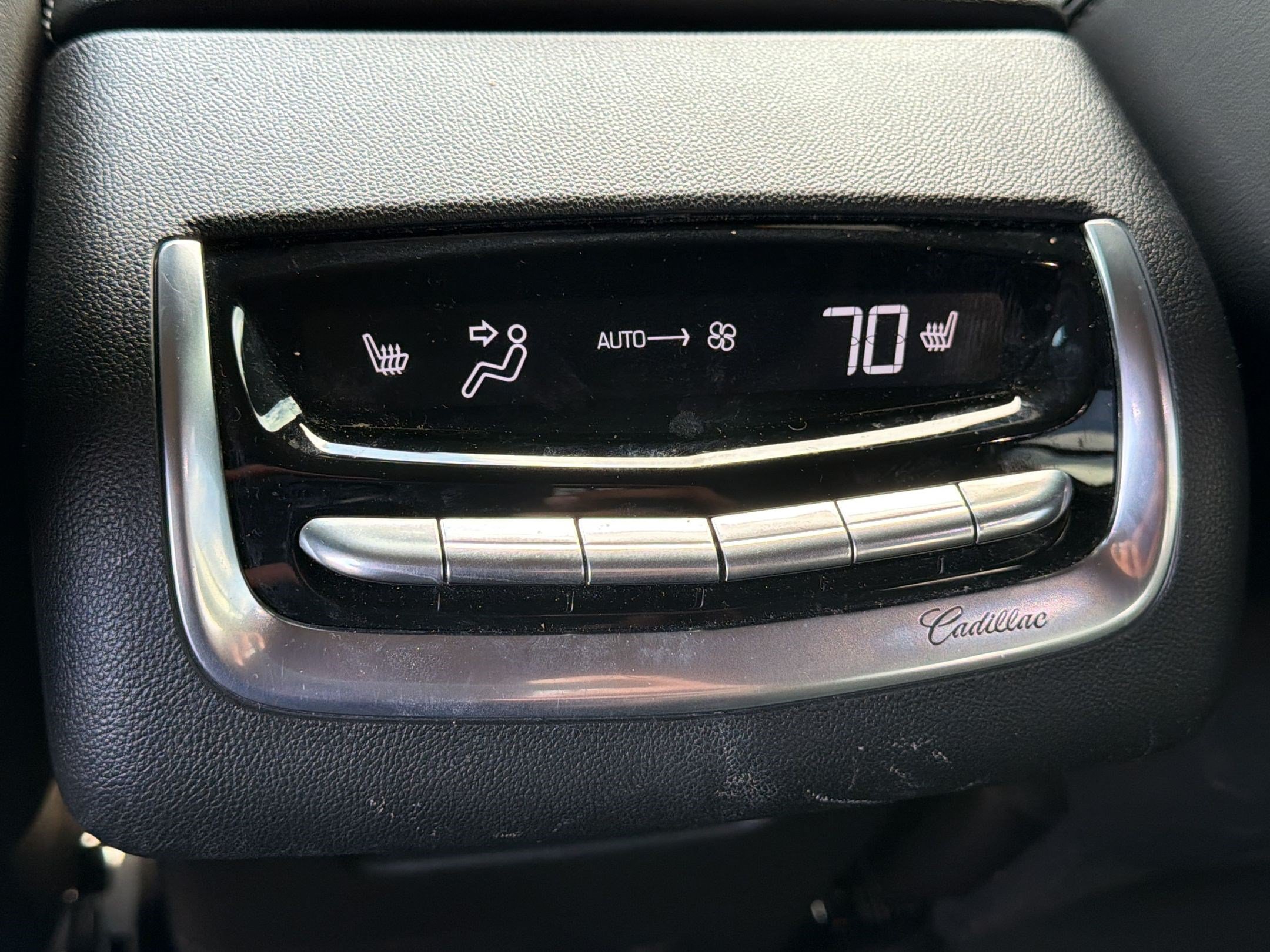 Used 2024 Cadillac XT6 Premium Luxury w/ Technology Package FWD image 29