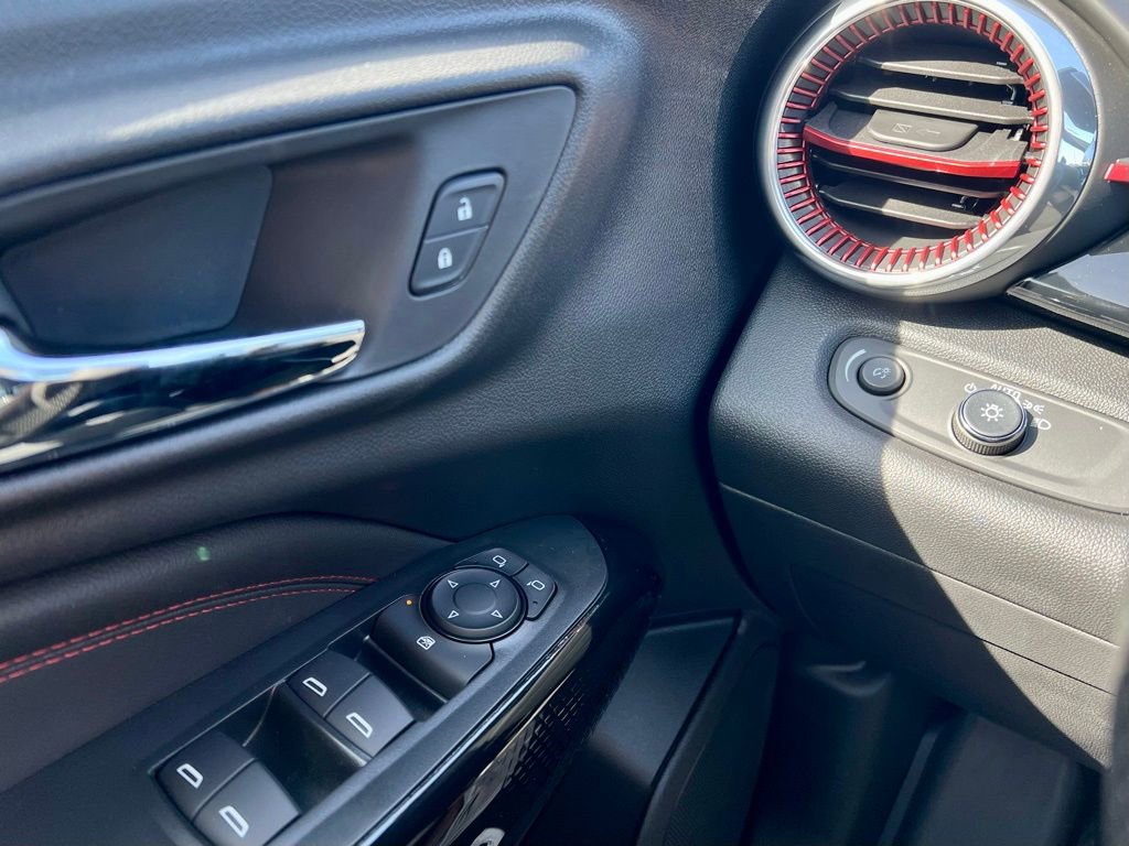 New 2026 Chevrolet Trax RS w/ Sunroof Package image 16