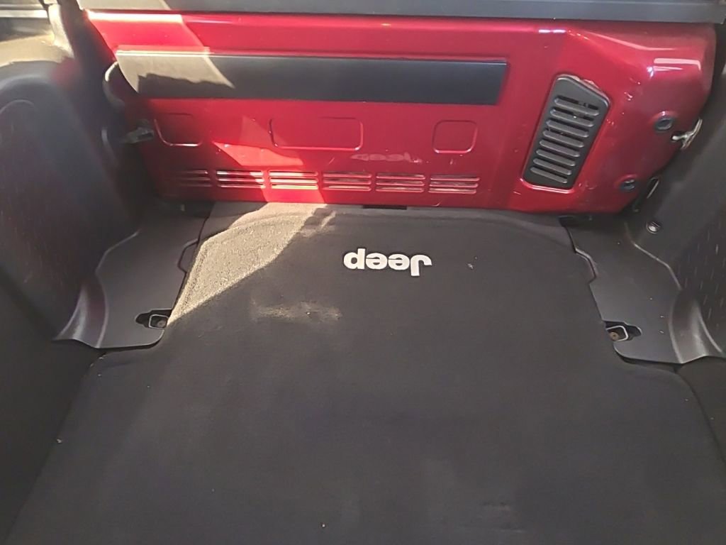 Used 2011 Jeep Wrangler Unlimited Sport w/ PWR Convenience Group AWD/4WD image 12
