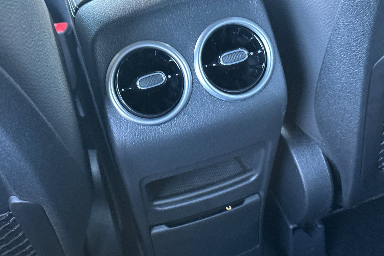 New 2026 Mercedes-Benz GLB 250 image 23