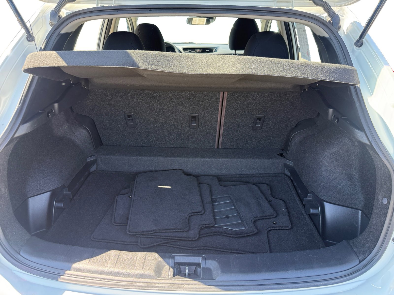 Used 2021 Nissan Rogue Sport S image 17