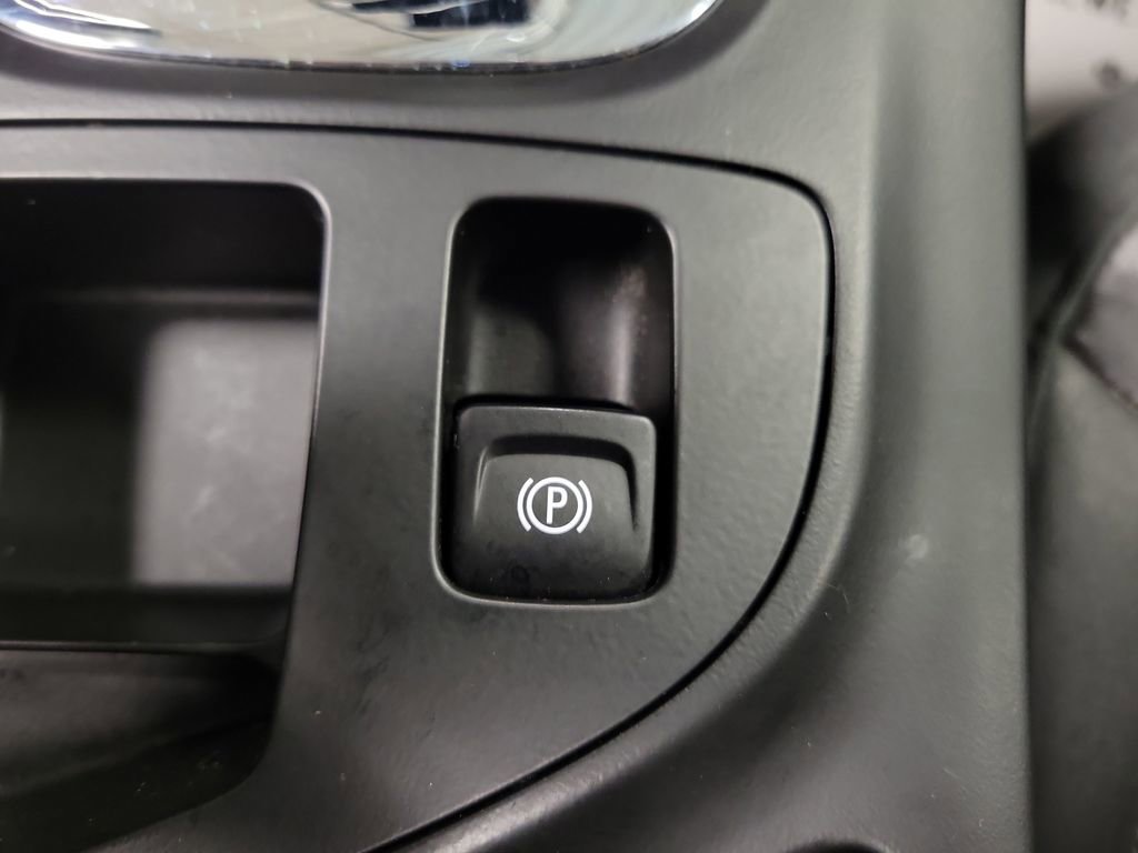 Used 2014 Buick Regal Premium image 16