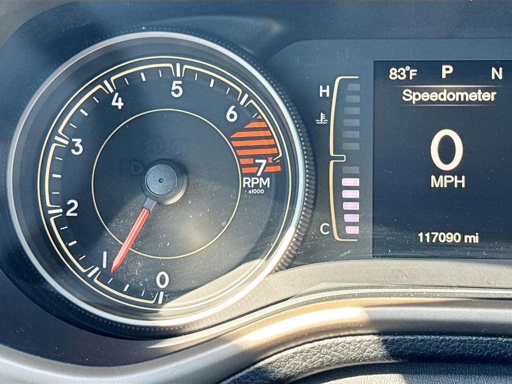 Used 2016 Jeep Cherokee Sport image 14