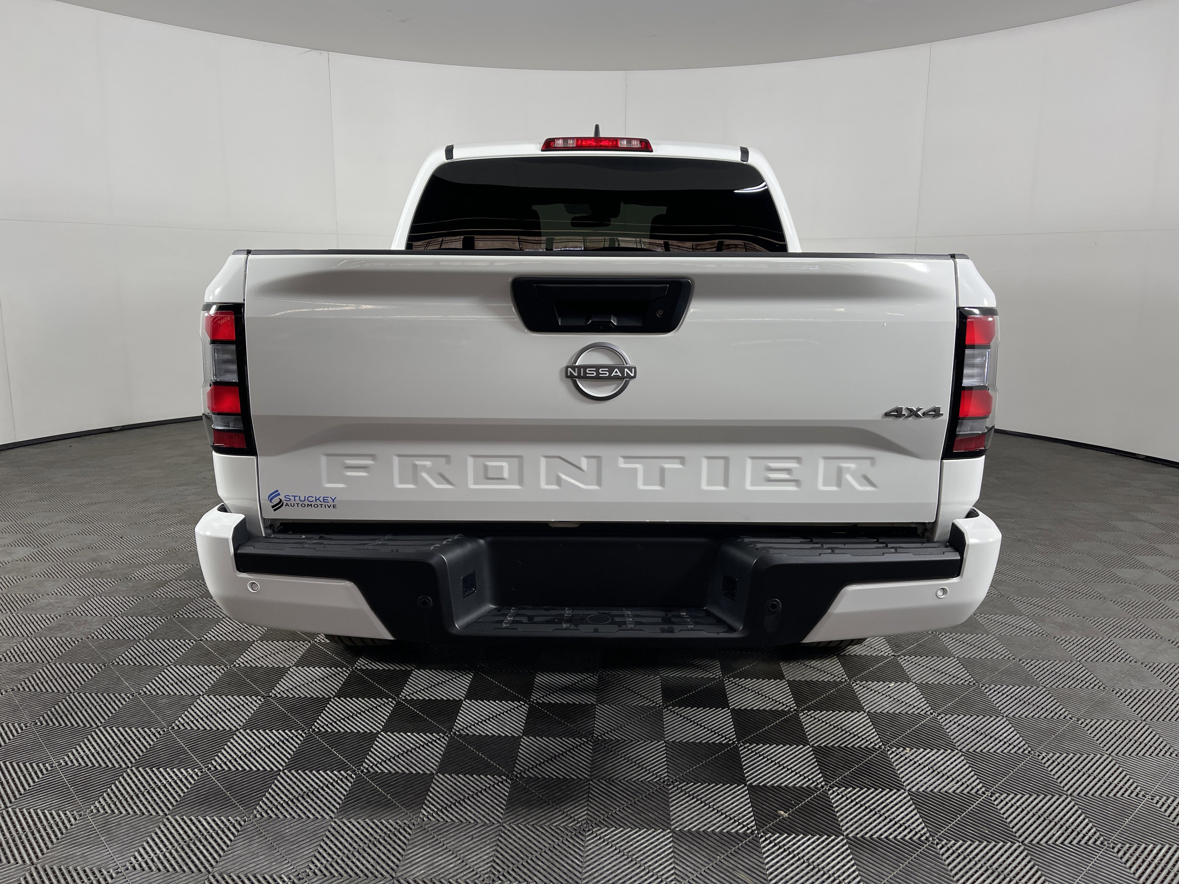 Used 2025 Nissan Frontier SV image 4