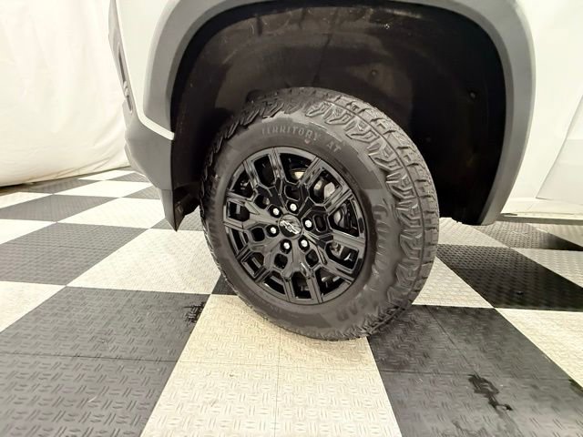 Used 2024 Chevrolet Colorado Trail Boss image 9