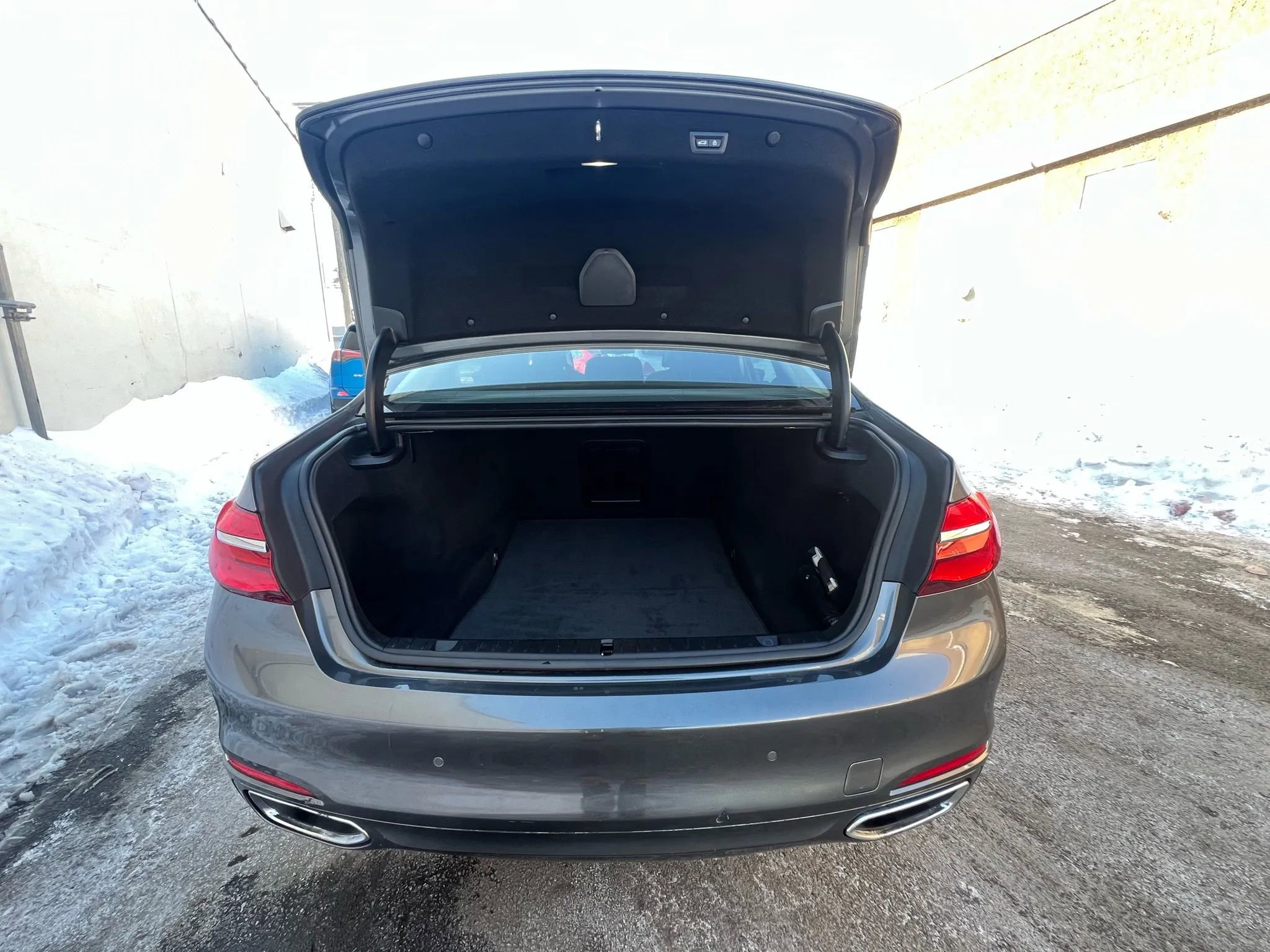 Used 2016 BMW 750i xDrive 750i xDrive Sedan 4D image 9