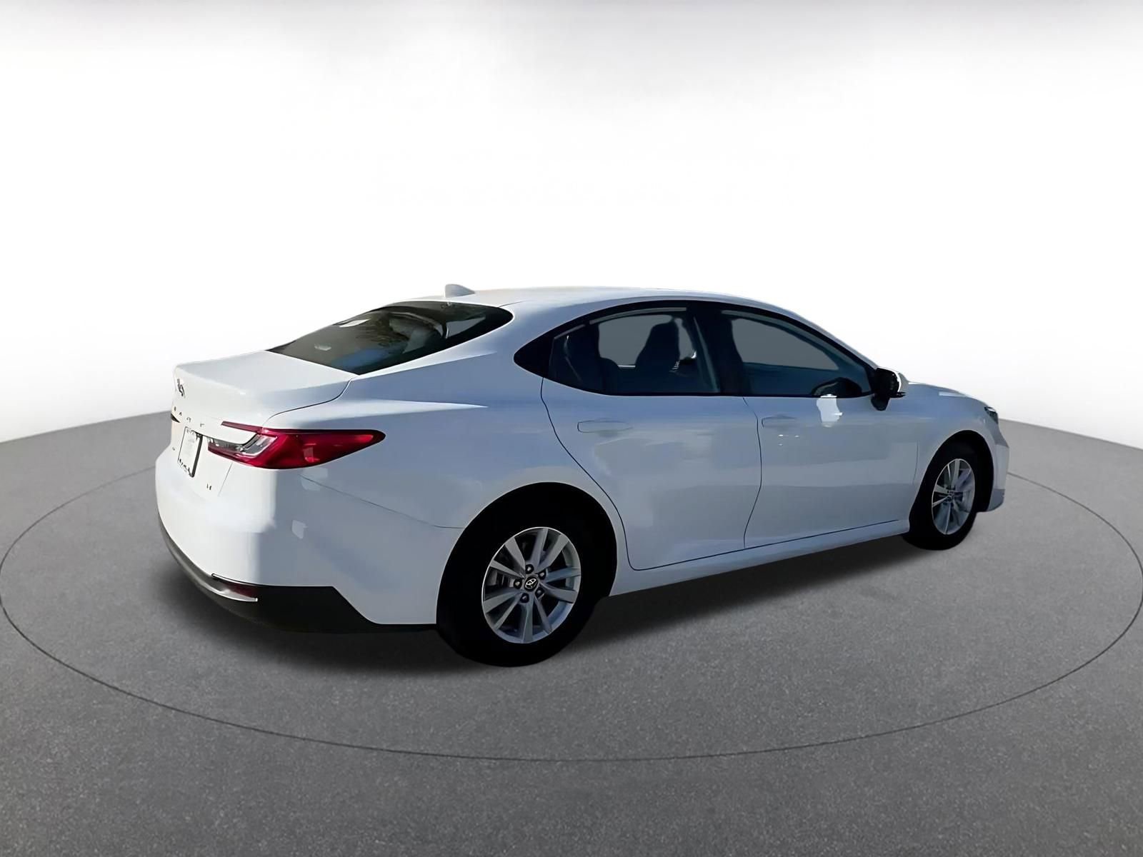 Used 2025 Toyota Camry LE image 15