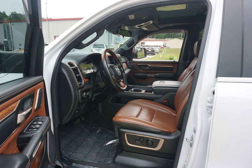 Used 2022 RAM 1500 Limited AWD/4WD image 2