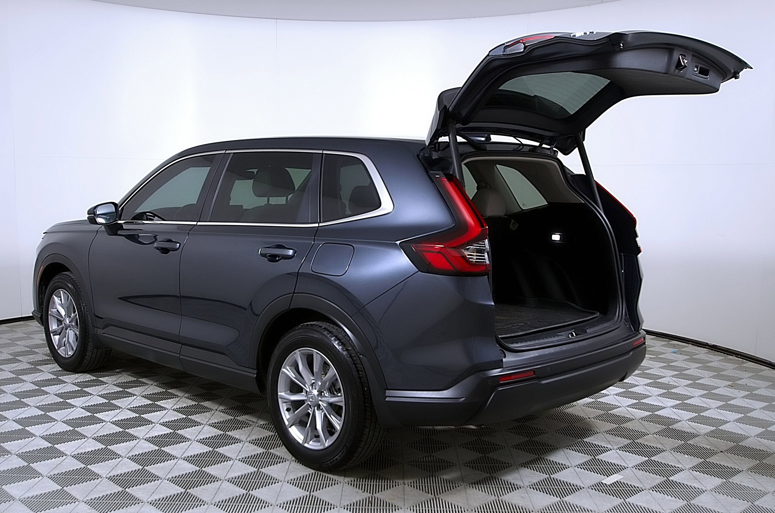 Used 2025 Honda CR-V EX-L image 10