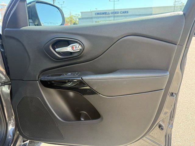 Certified 2023 Jeep Cherokee Altitude Lux image 45