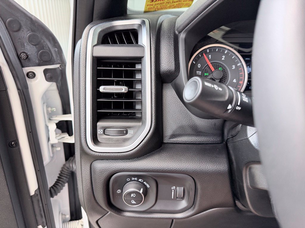 Used 2025 RAM 2500 Big Horn AWD/4WD image 39