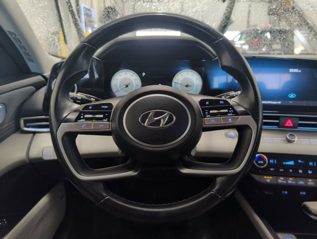 Used 2023 Hyundai Elantra Limited image 17