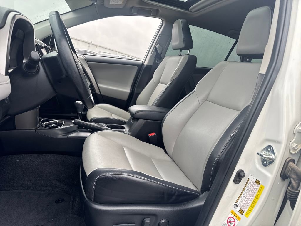 Used 2018 Toyota RAV4 Limited image 26