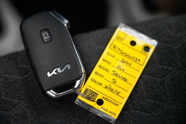 Used 2024 Kia Seltos S FWD image 35