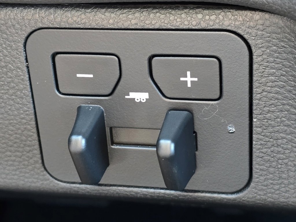 Used 2023 Toyota Tundra Limited image 8