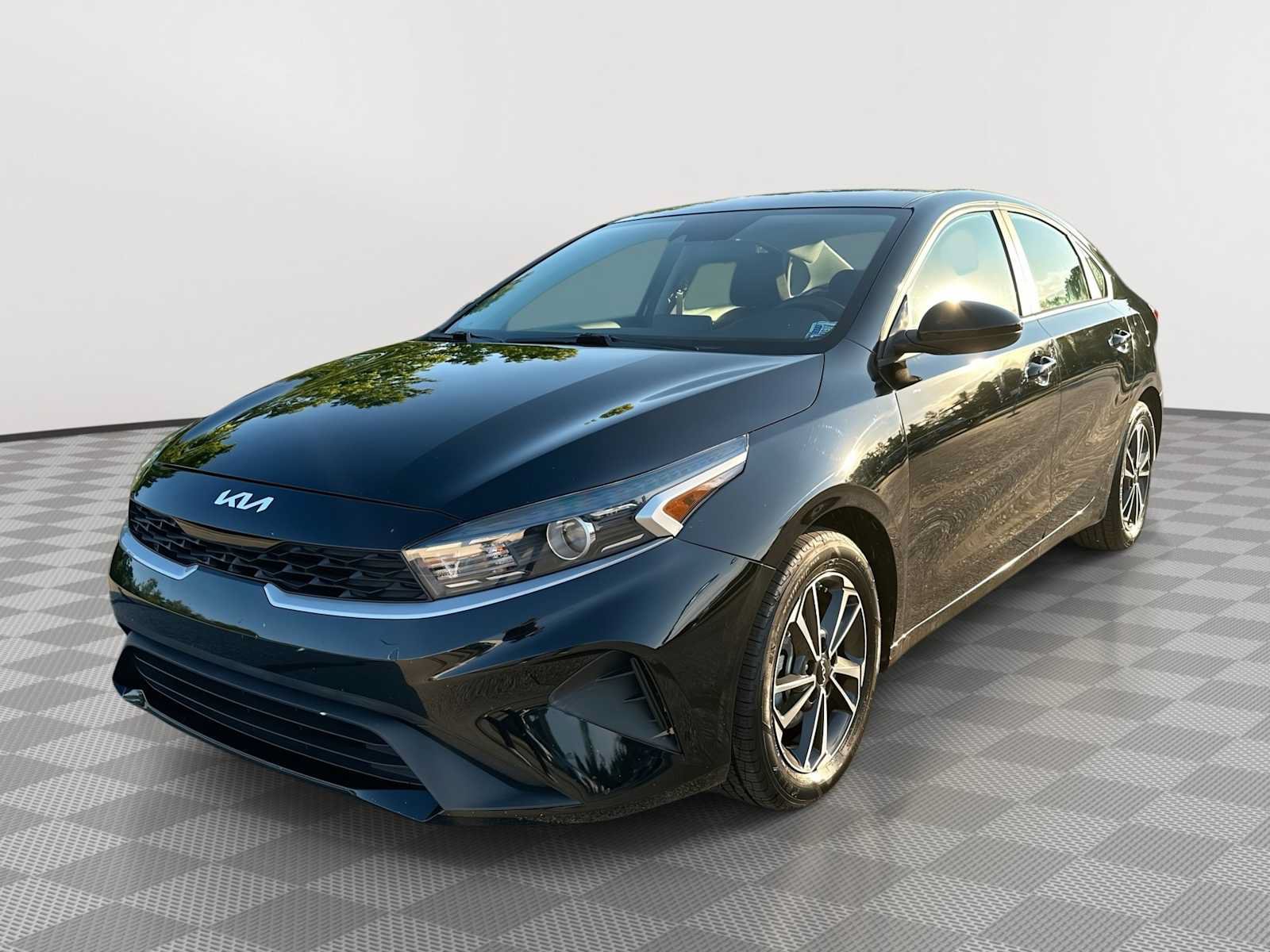 Used 2024 Kia Forte LXS FWD video 1
