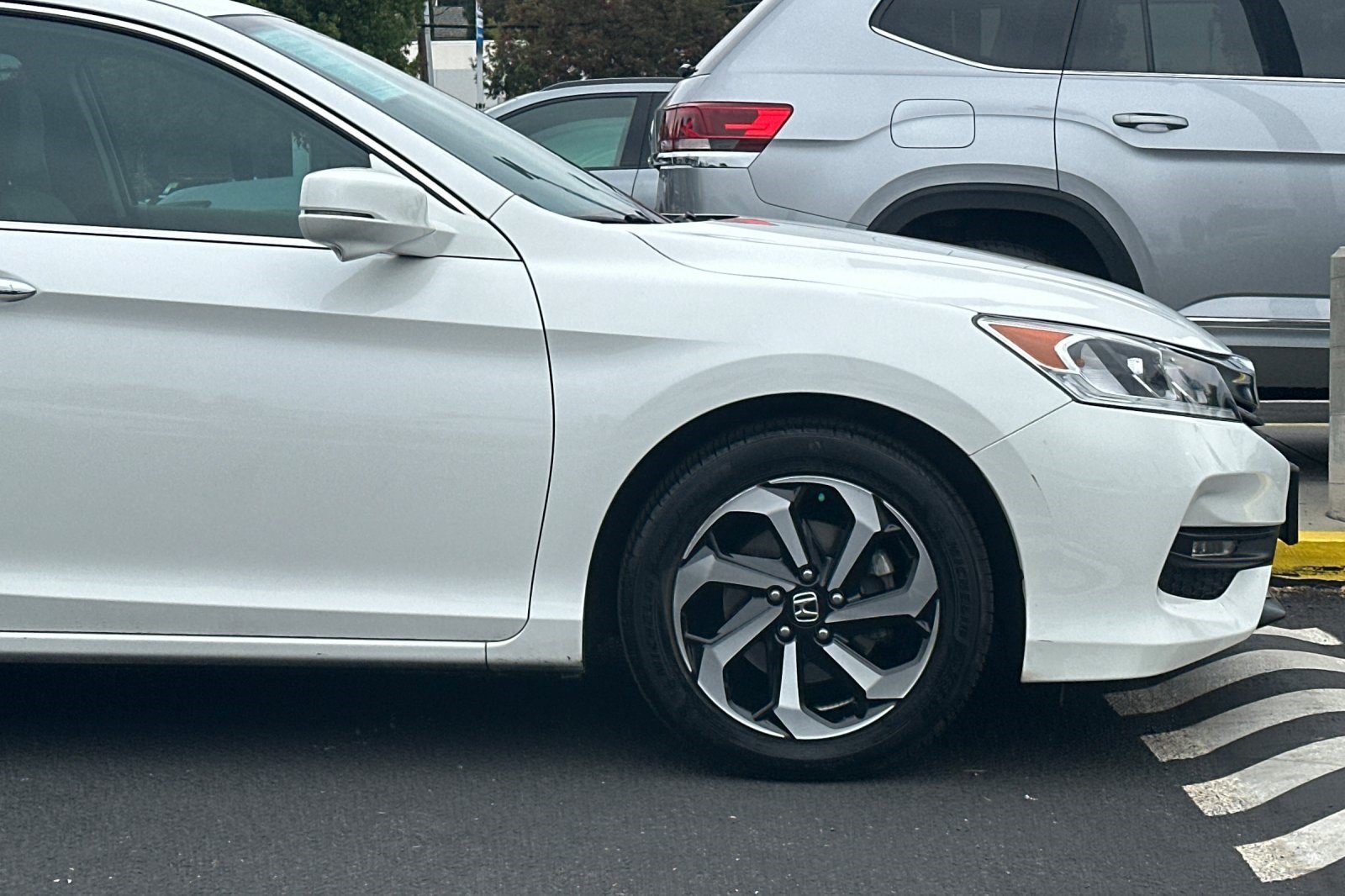 Used 2017 Honda Accord EX-L image 34