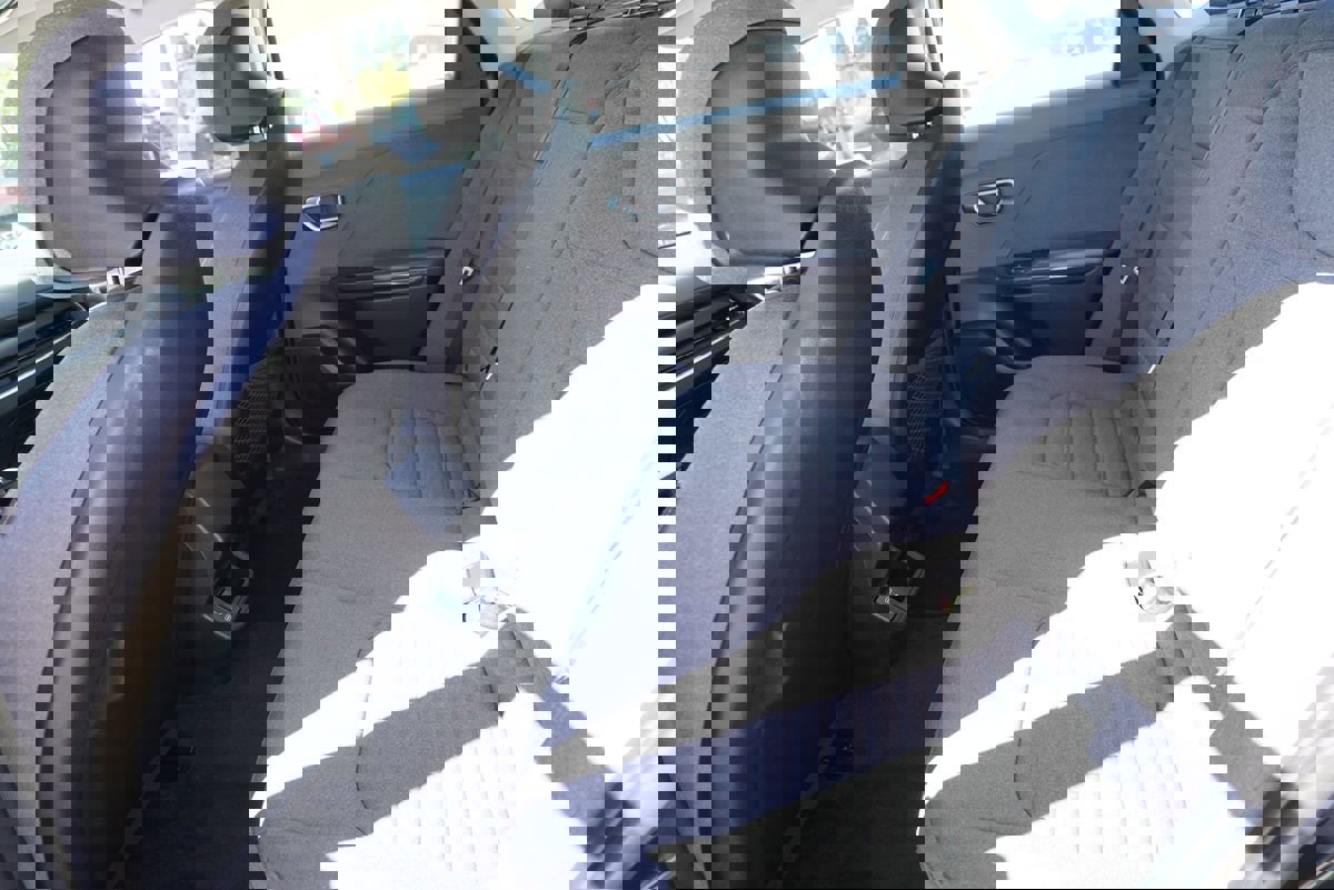 Used 2025 Kia K4 EX image 17