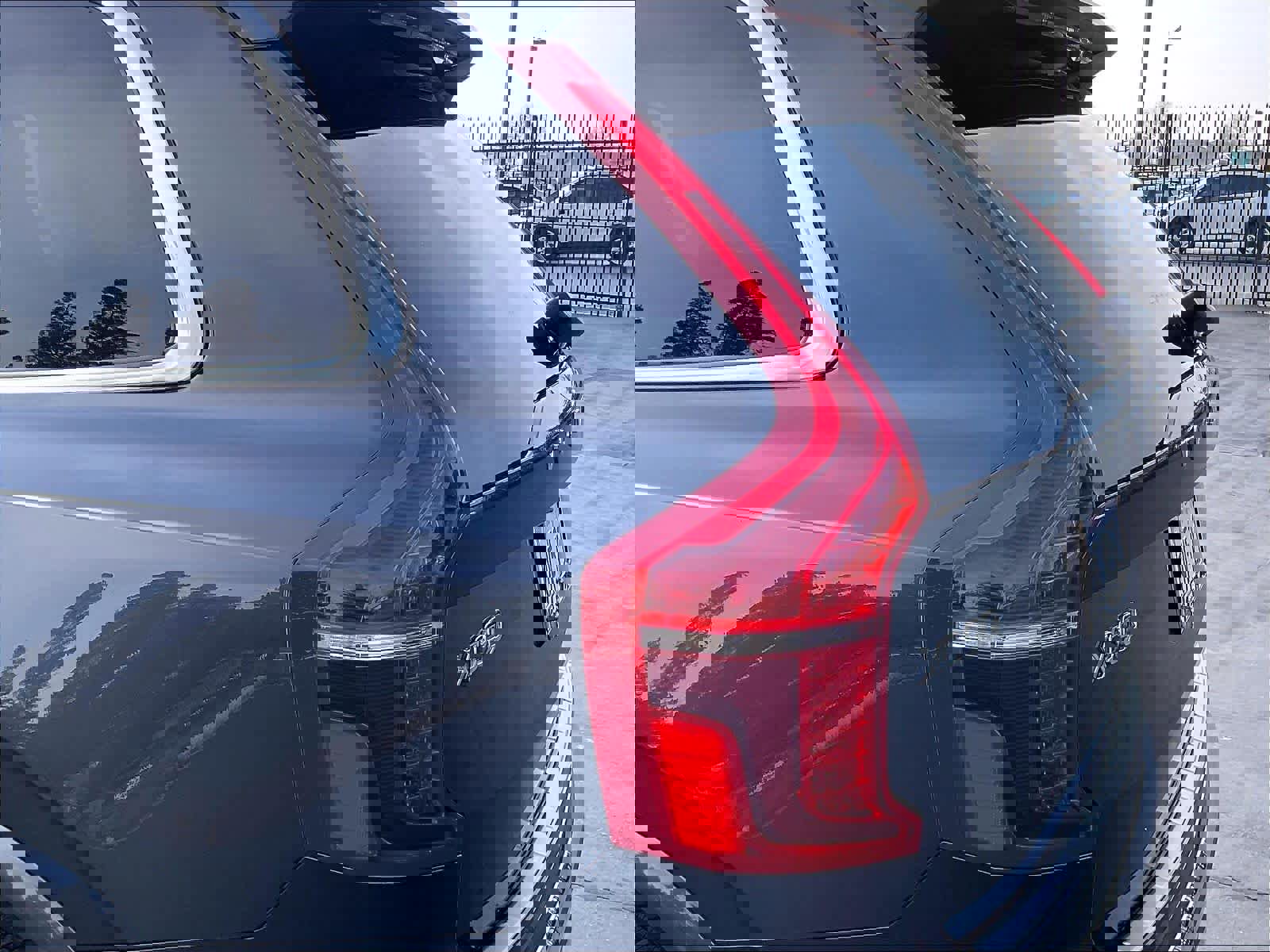 Used 2023 Volvo XC90 T8 Plus w/ Protection Package Premier image 33