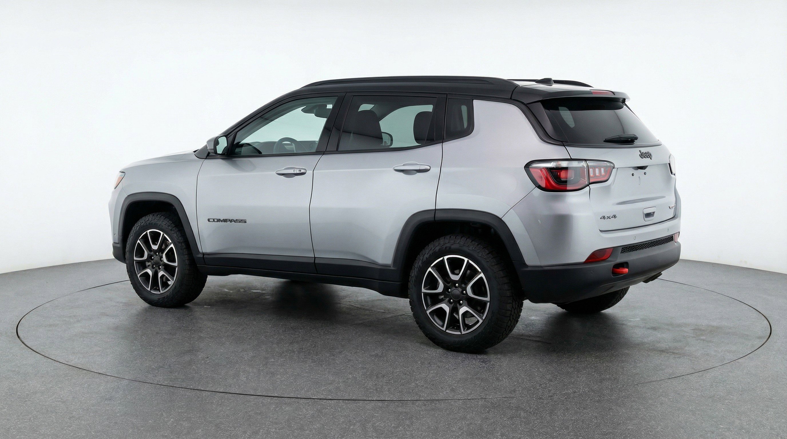Used 2025 Jeep Compass Trailhawk AWD/4WD image 6