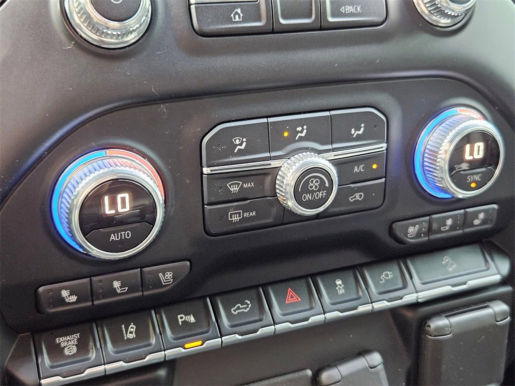 Used 2020 GMC Sierra 3500 Denali w/ Denali Ultimate Package image 28