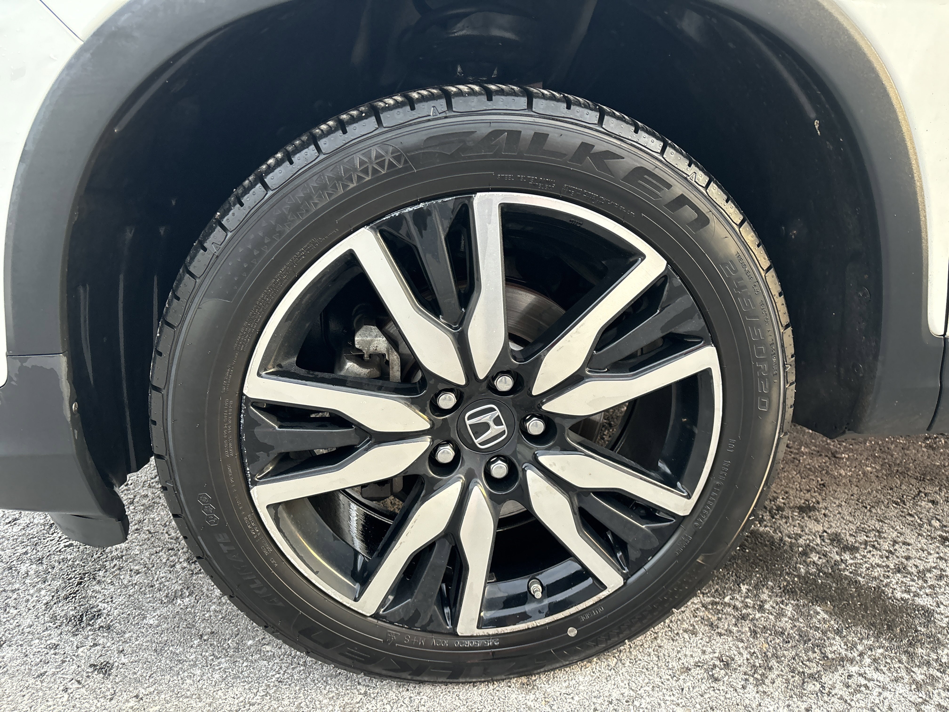 Used 2020 Honda Pilot Touring image 10