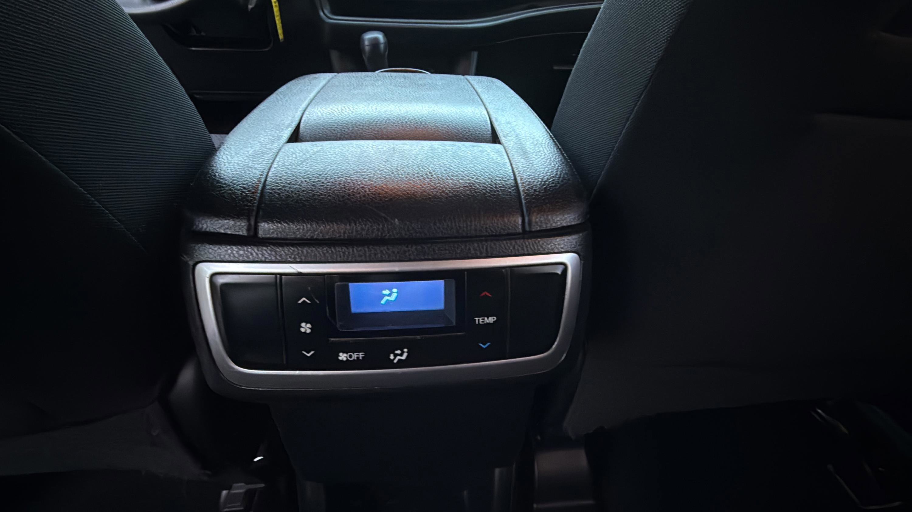 Used 2019 Toyota Highlander LE FWD image 26