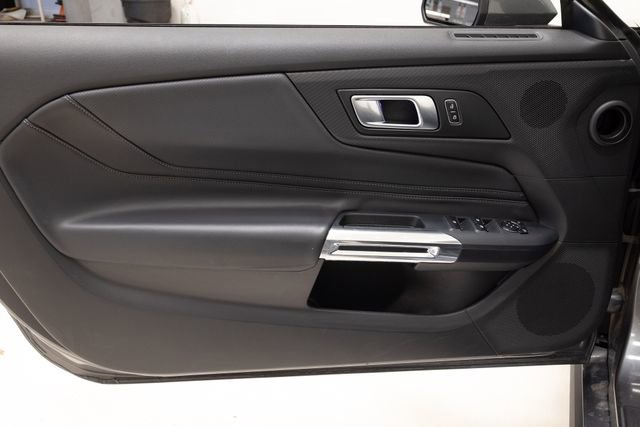 Used 2025 Ford Mustang Premium image 9