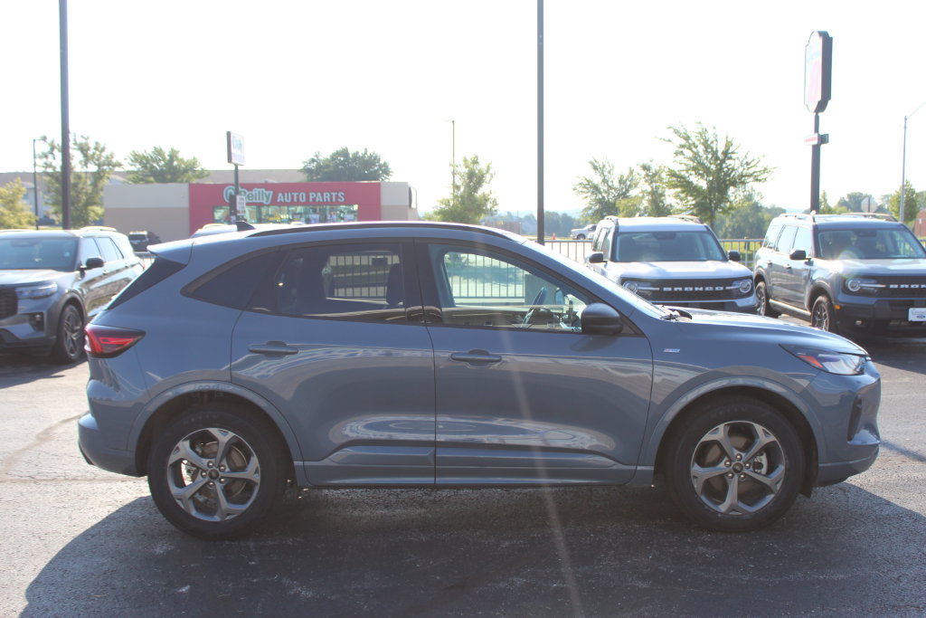 Used 2024 Ford Escape ST-Line w/ Tech Pack #1 FWD image 7