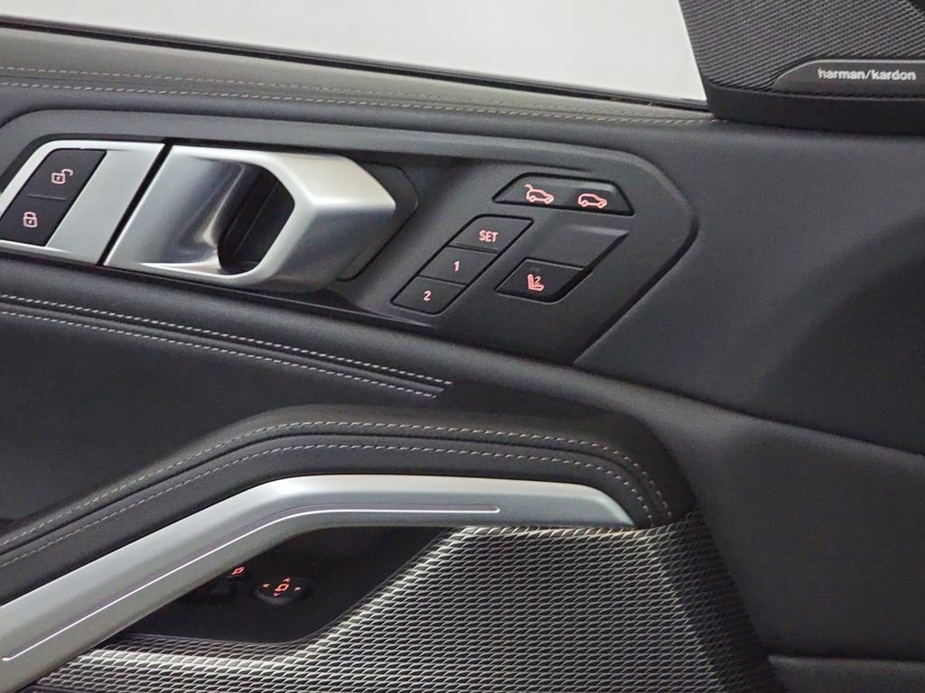 Used 2020 BMW X6 M50i w/ Premium Package image 30