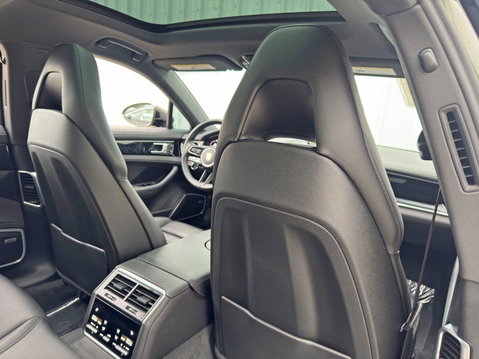 Used 2022 Porsche Panamera 4 AWD/4WD image 40
