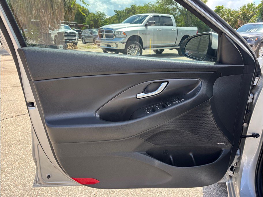 Used 2018 Hyundai Elantra GT Sport w/ Sport Tech Package 04 FWD image 18