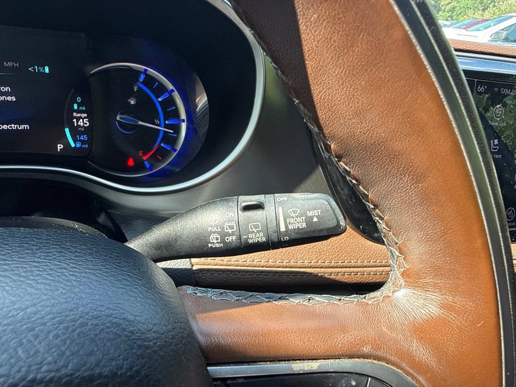 Used 2020 Chrysler Pacifica Limited w/ Advanced Safetytec Group FWD image 17