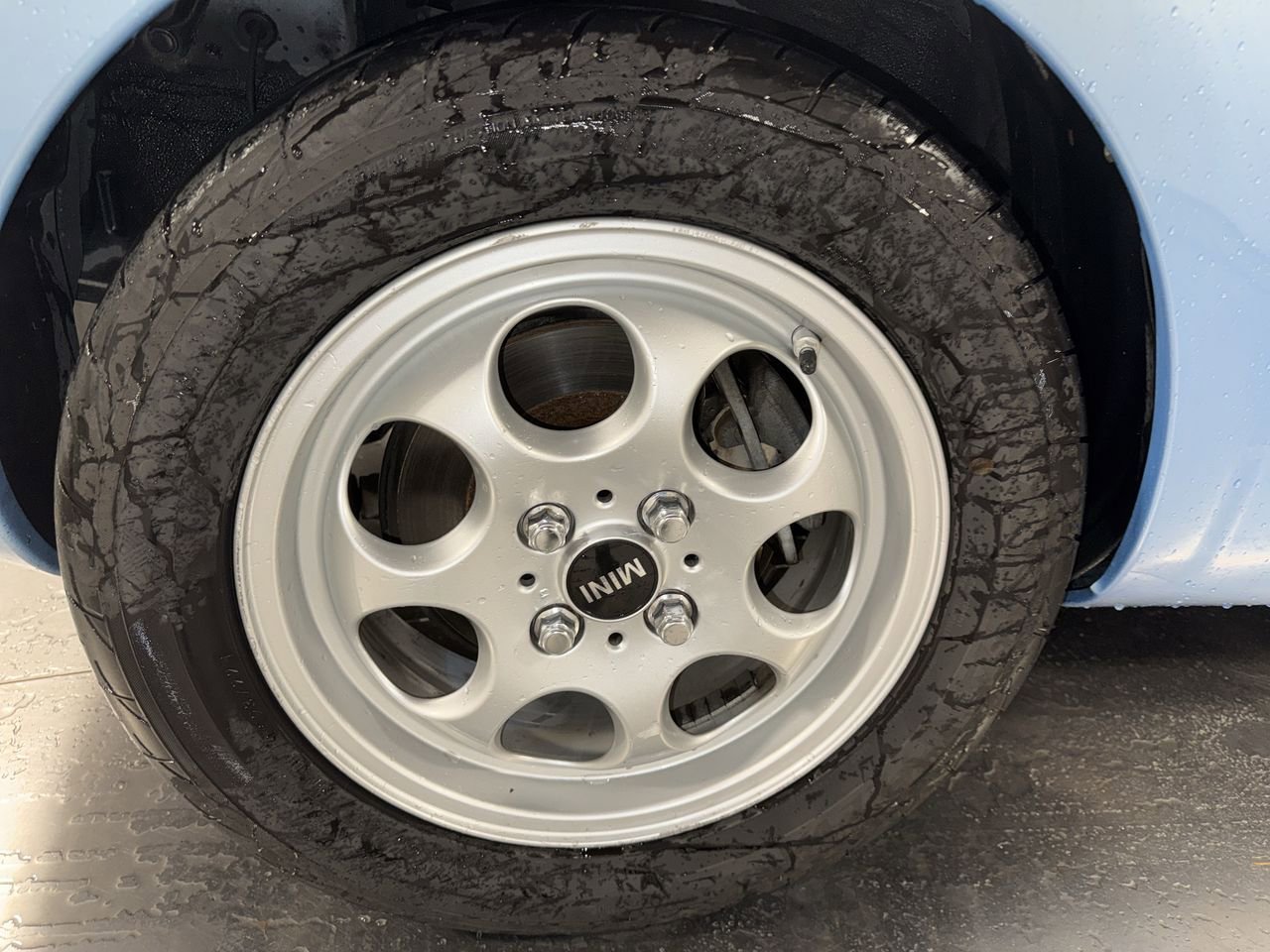 Used 2003 Toyota MR2 image 13