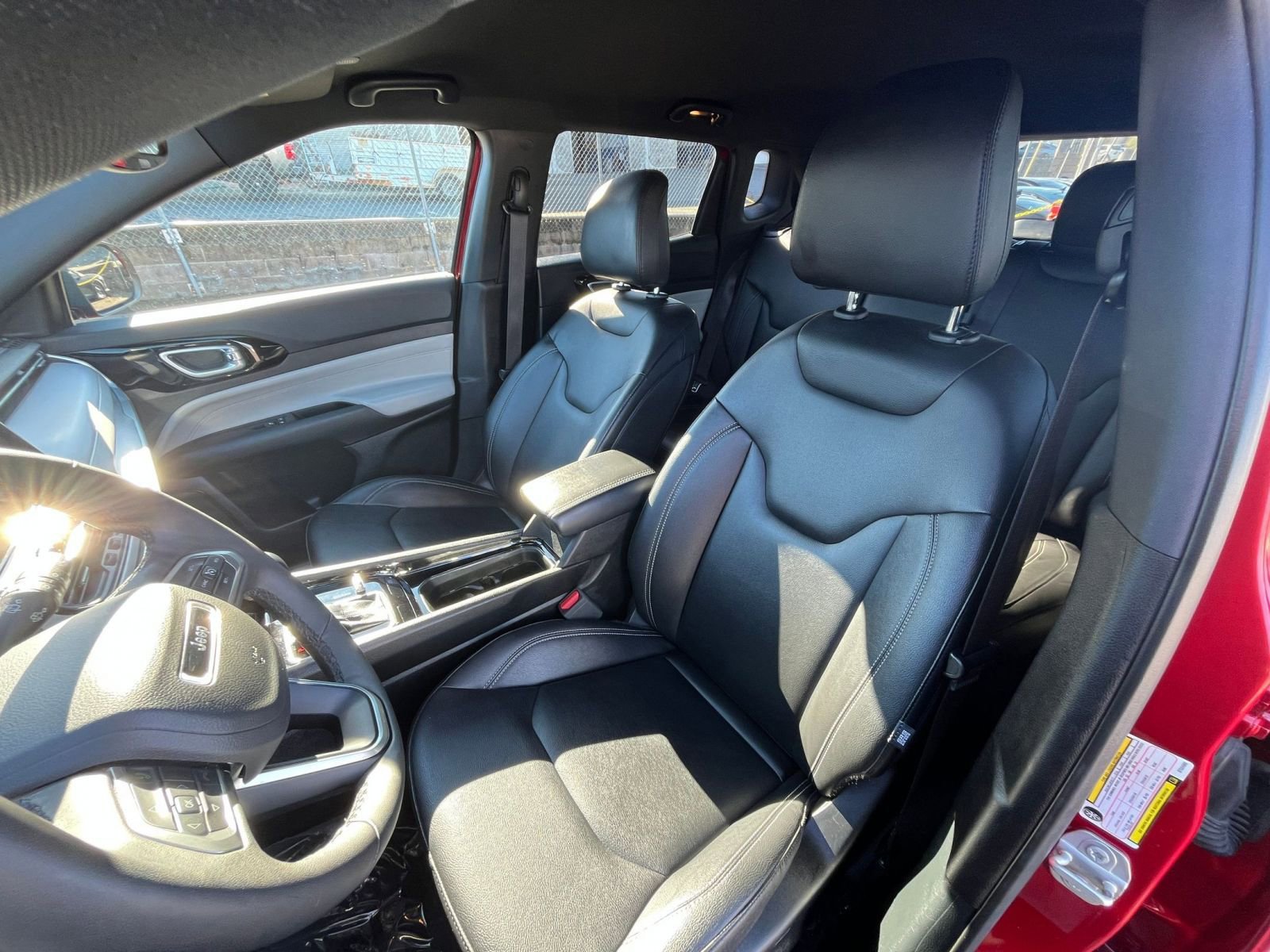 Used 2025 Jeep Compass Limited image 36