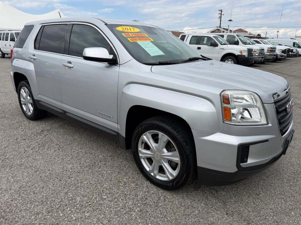 Used 2017 GMC Terrain SLE FWD image 3
