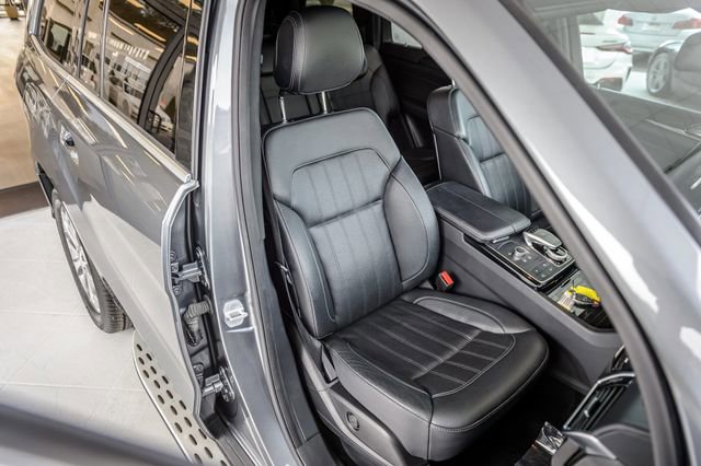Used 2017 Mercedes-Benz GLS 450 4MATIC image 48