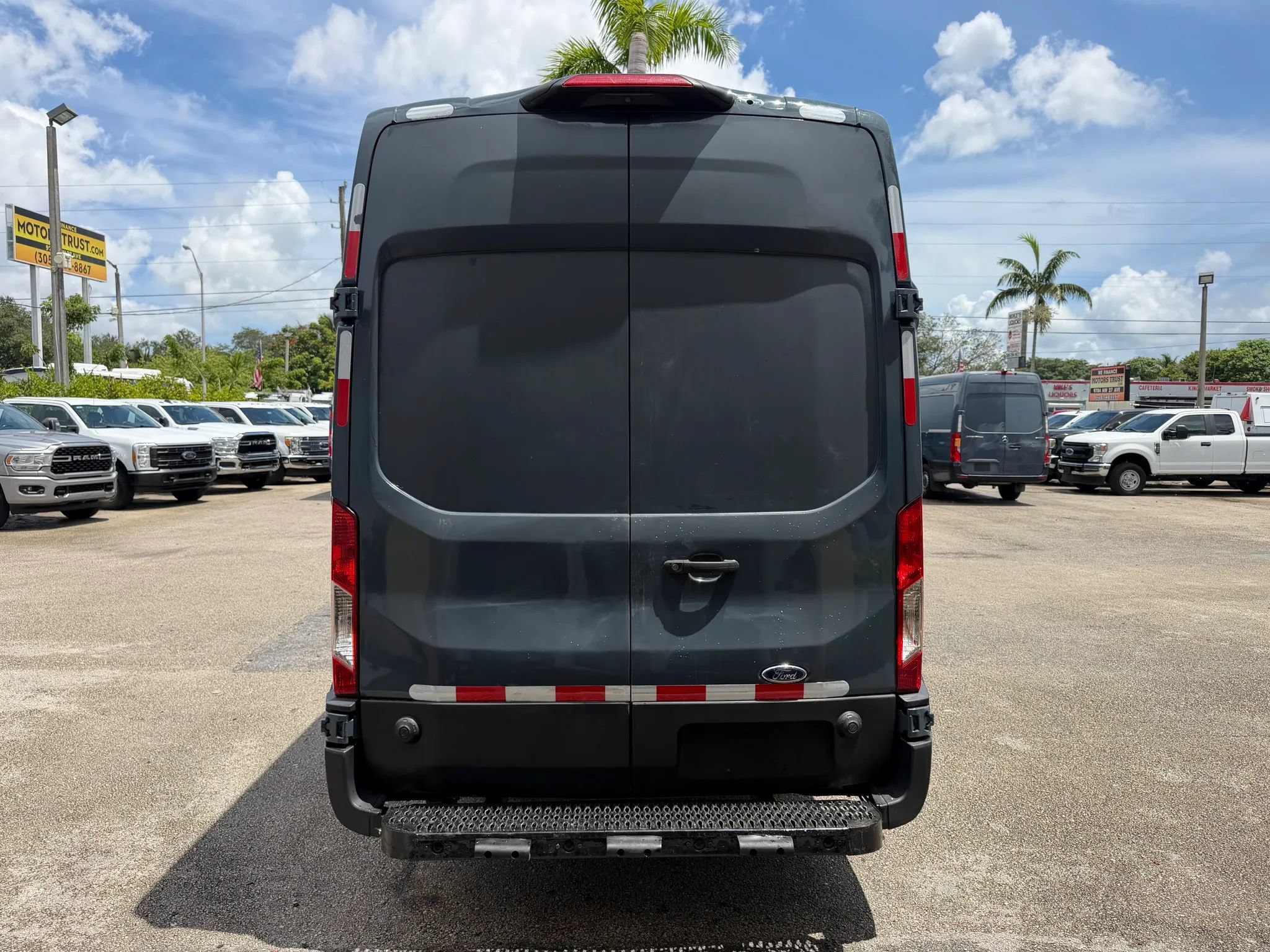 Used 2020 Ford Transit 250 148 High Roof Extended RWD image 4