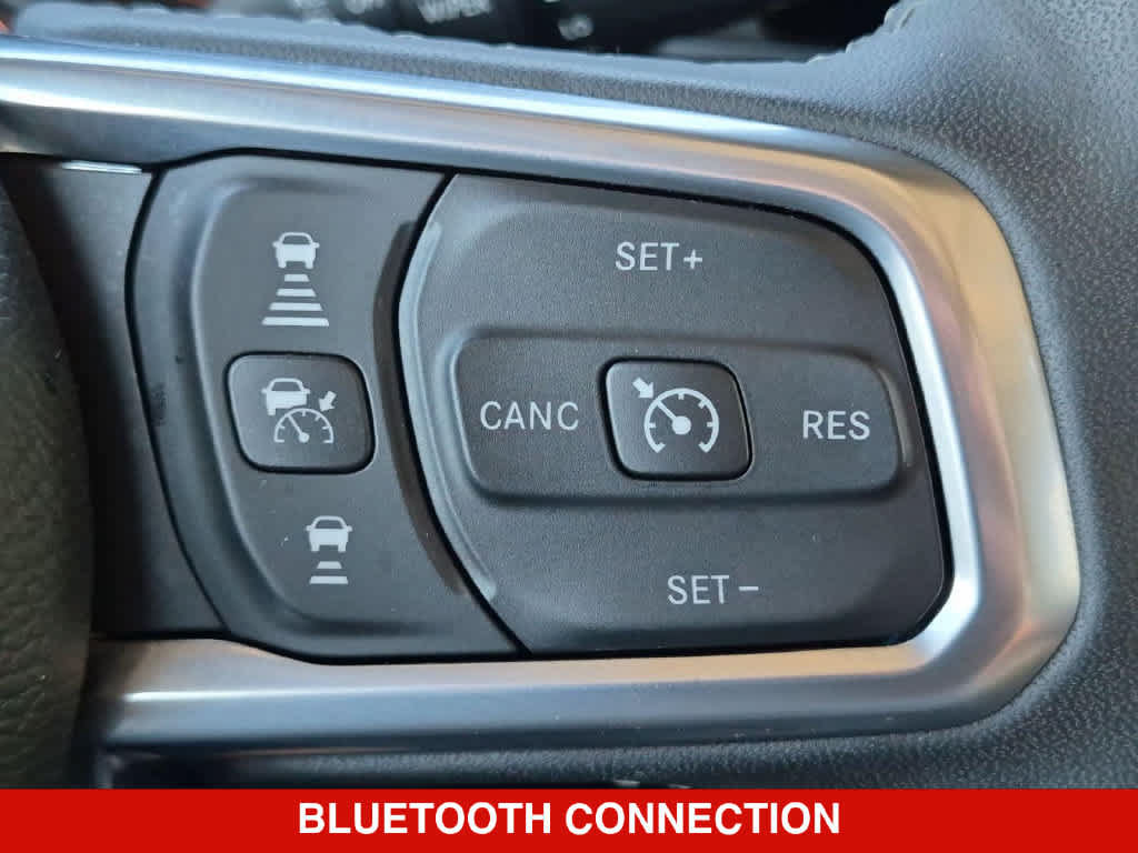 Used 2026 Jeep Wrangler Unlimited Sahara AWD/4WD image 24