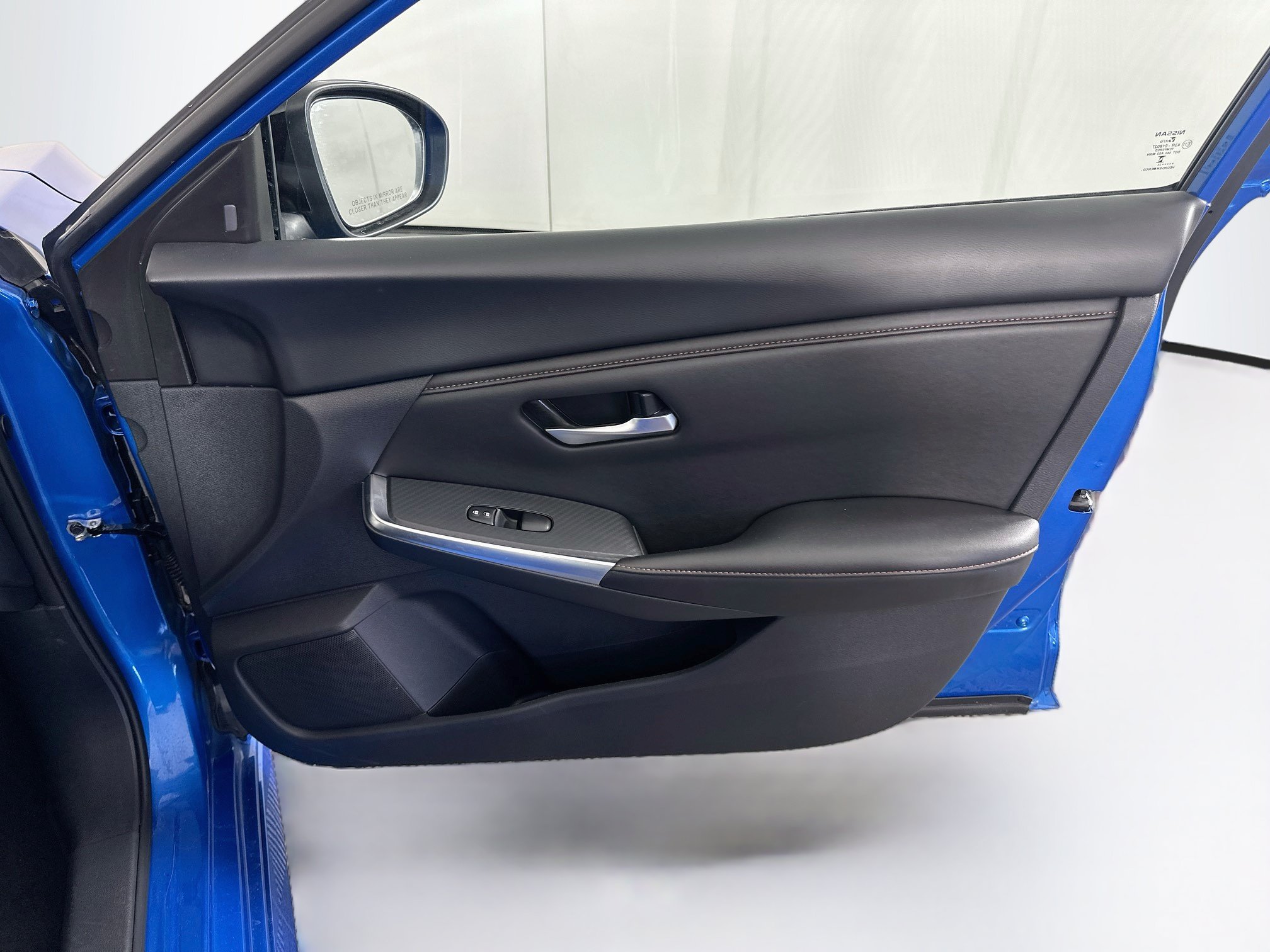 Used 2025 Nissan Sentra SR FWD image 30