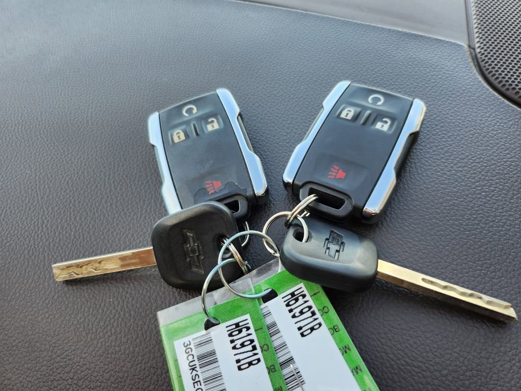 Used 2016 Chevrolet Silverado 1500 LTZ w/ Sport Package image 38