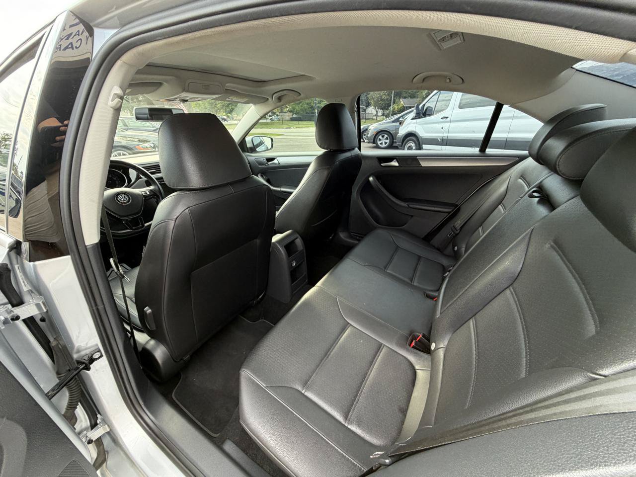 Used 2015 Volkswagen Jetta TDI SE FWD image 28