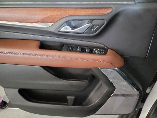 Used 2024 GMC Yukon XL Denali Ultimate AWD/4WD image 18