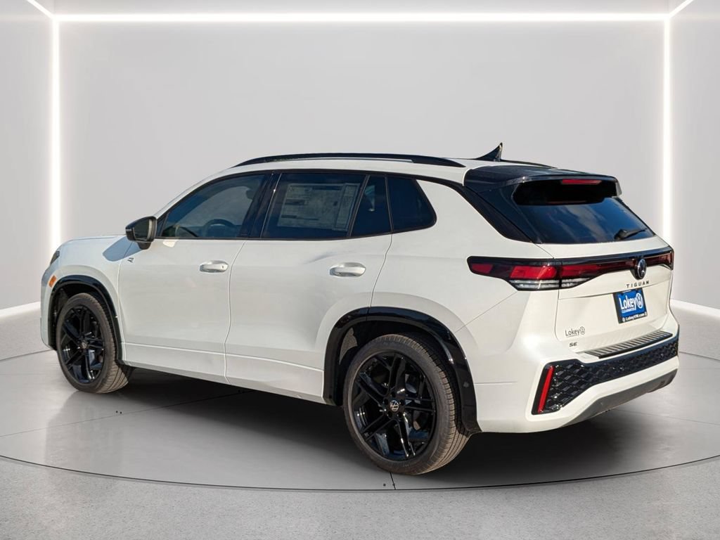 New 2026 Volkswagen Tiguan SE R-Line FWD image 4