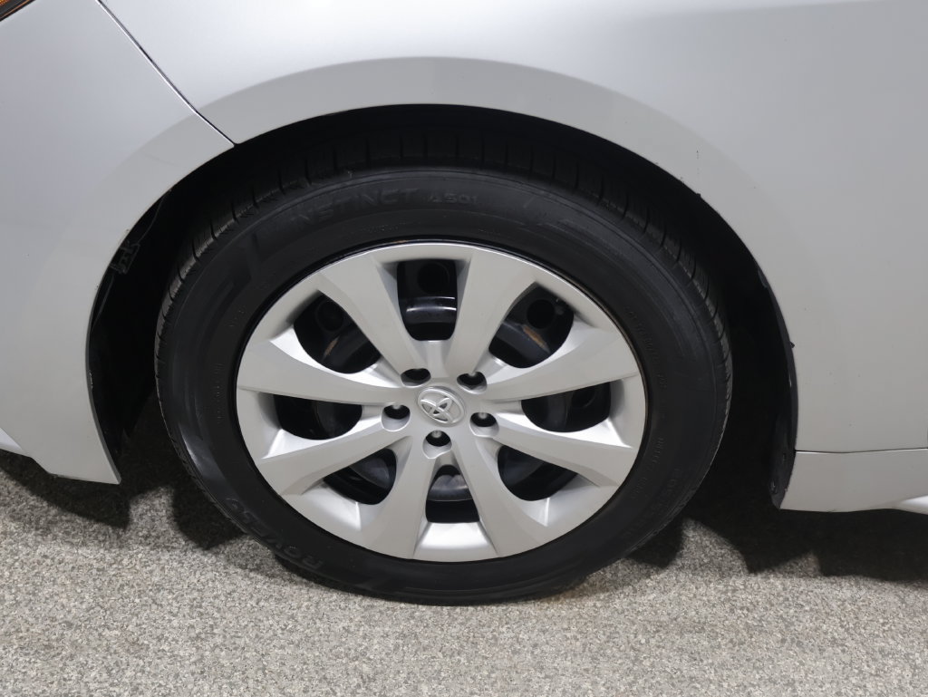 Used 2020 Toyota Corolla LE FWD image 7