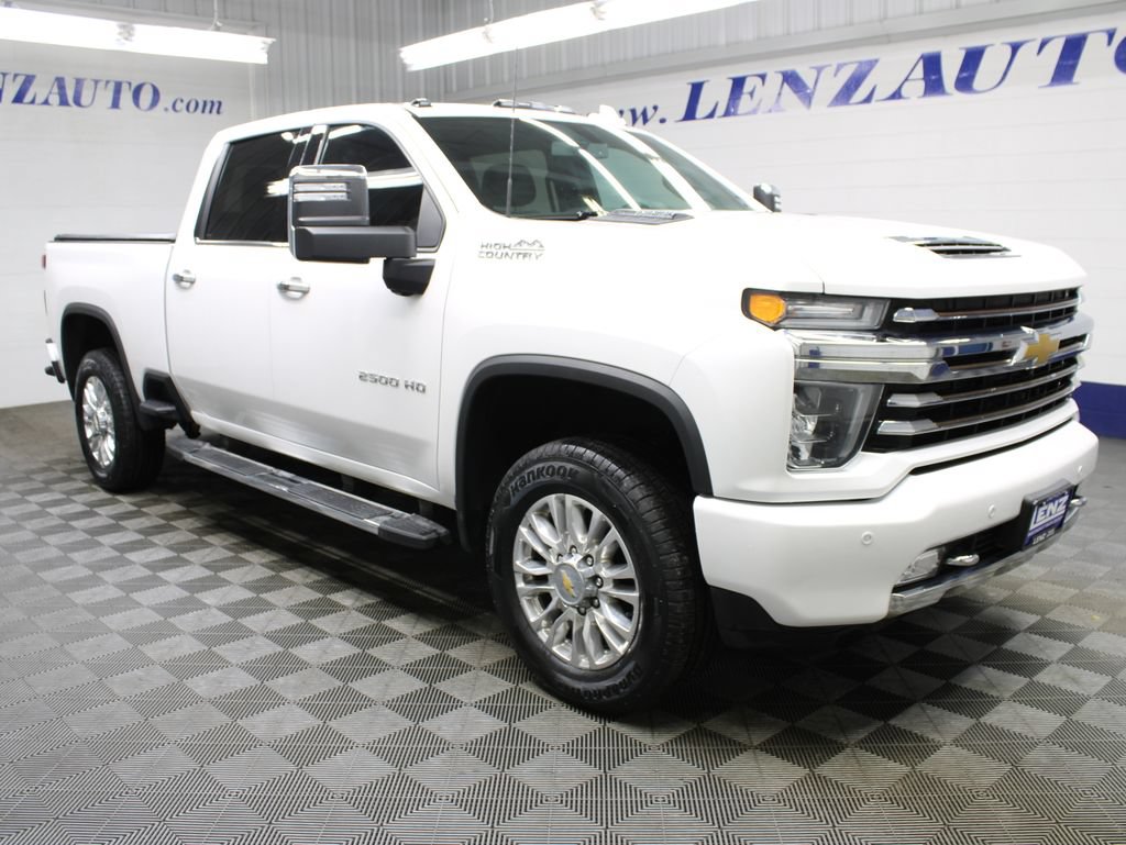 Used 2023 Chevrolet Silverado 2500 High Country AWD/4WD image 3