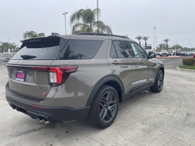New 2026 Ford Explorer ST w/ Sun And Sound Package image 5