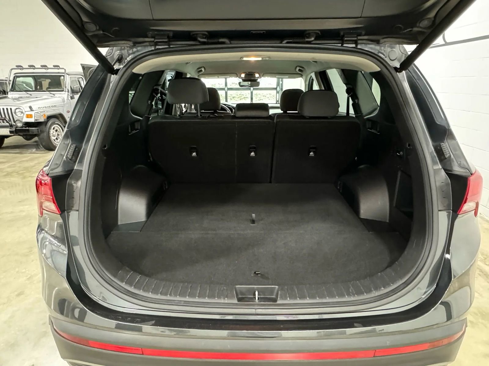 Used 2023 Hyundai Santa Fe SEL image 11