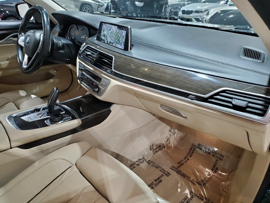 Used 2016 BMW 750i xDrive AWD/4WD image 14