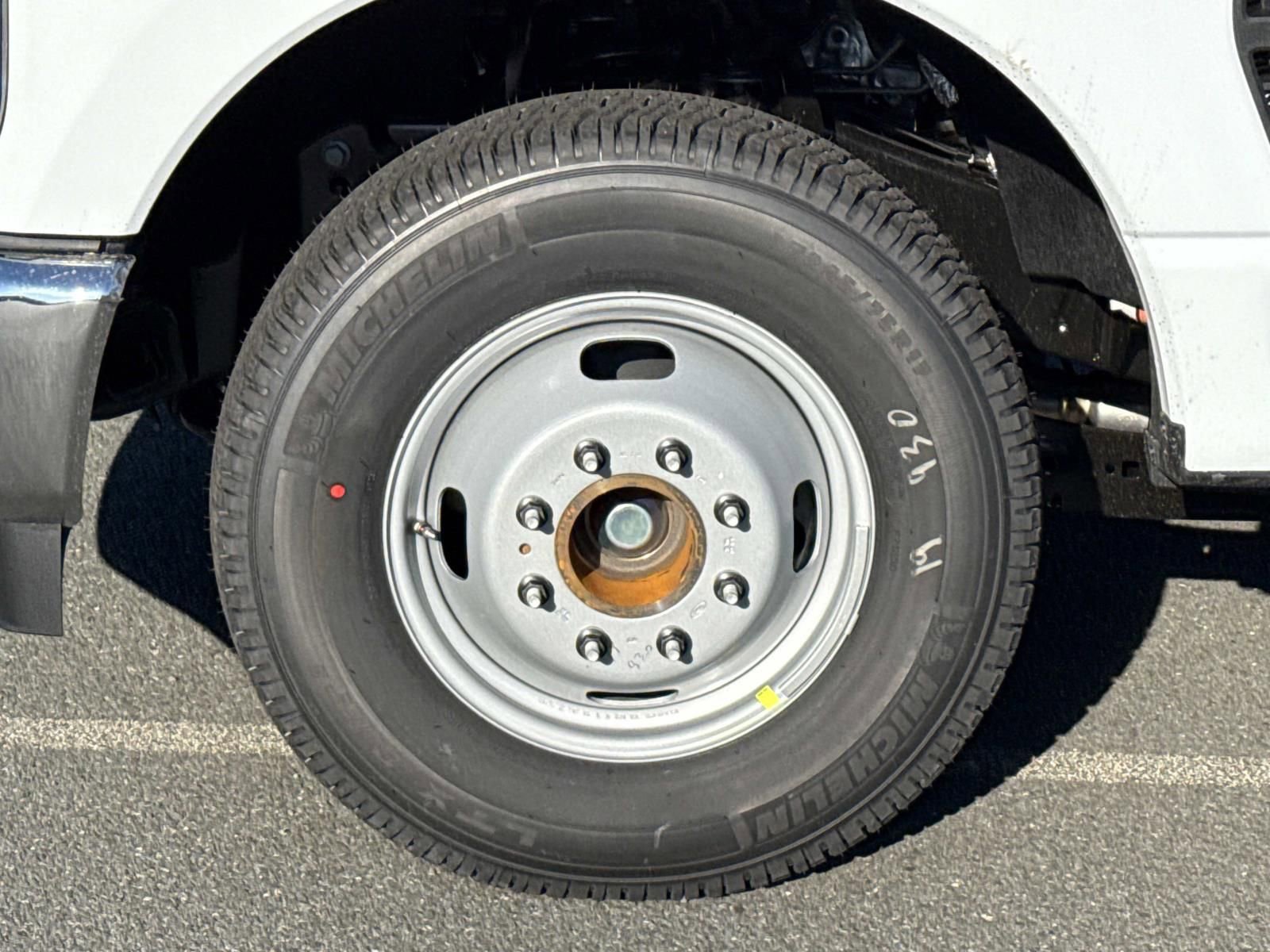 New 2026 Ford F350 XL w/ XL Chrome Package image 9